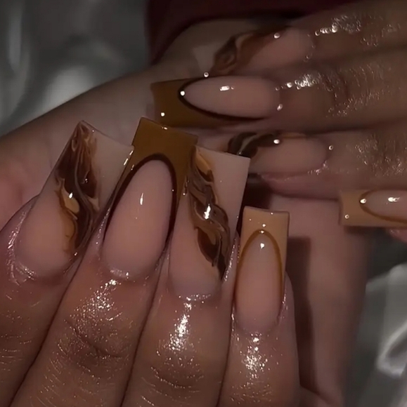 24 Pieces Fake Press On Nails - Picture 1 of 5